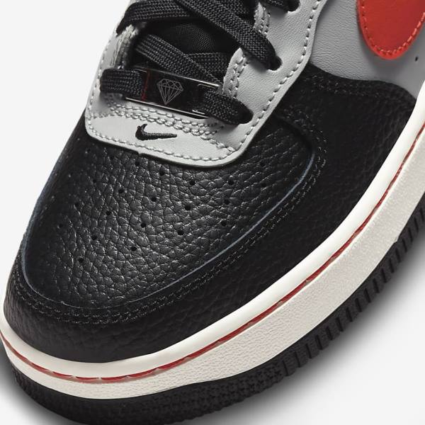 Nike Air Force 1 EMB Older Otroci Superge Črna / Siva / Rdeča | NK529YMV