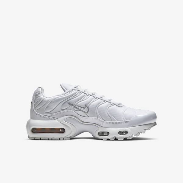 Nike Air Max Plus Older Otroci Superge Bela / Kovinski Srebrna / Bela | NK092LDV