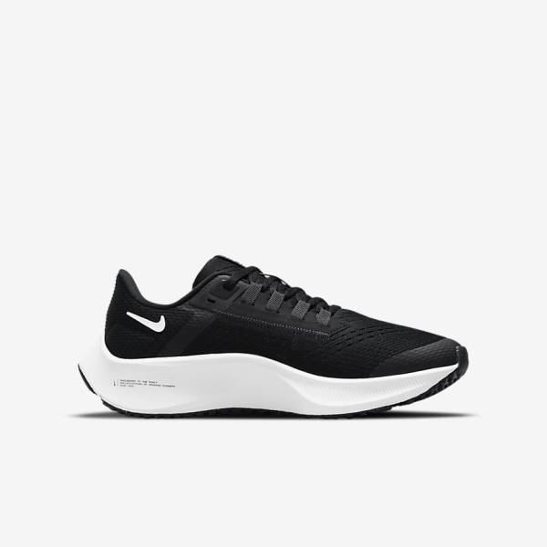 Nike Air Zoom Pegasus 38 Older Road Otroci Tekaški Čevlji Črna / Temno Siva / Bela | NK240XSI