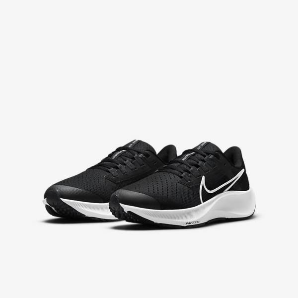 Nike Air Zoom Pegasus 38 Older Road Otroci Tekaški Čevlji Črna / Temno Siva / Bela | NK240XSI