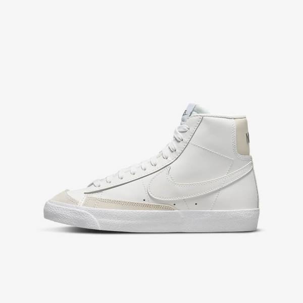 Nike Blazer Mid 77 Older Otroci Košarkaški Copati Bela / Svetloba Rjav / Bela | NK089HBF