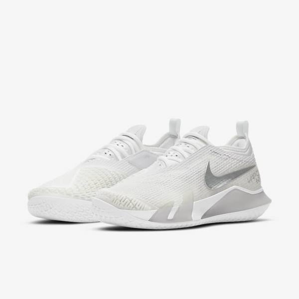 Nike NikeCourt React Vapor NXT Hard Court Ženske Tenis Copati Bela / Siva / Kovinski Srebrna | NK764KNG