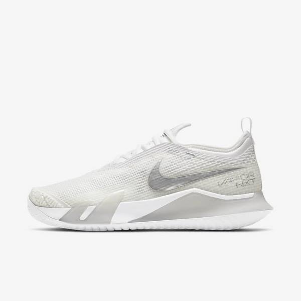 Nike NikeCourt React Vapor NXT Hard Court Ženske Tenis Copati Bela / Siva / Kovinski Srebrna | NK764KNG