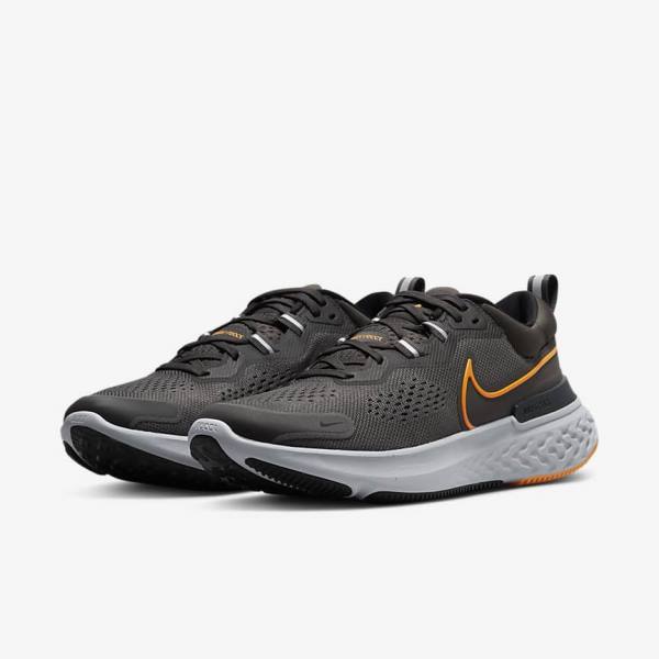 Nike React Miler 2 Road Moški Tekaški Čevlji Siva / Črna / Siva | NK258NGY