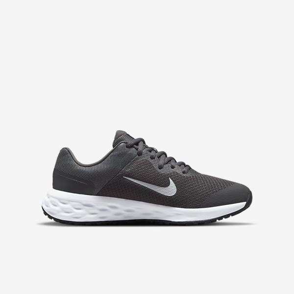 Nike Revolution 6 Older Road Otroci Tekaški Čevlji Siva / Bela | NK890SPN