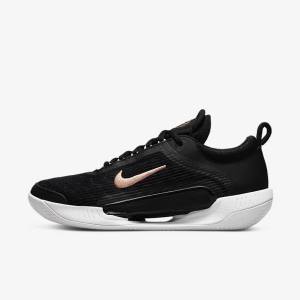 Nike NikeCourt Zoom NXT Clay Court Ženske Tenis Copati Črna / Bela / Temno Siva / Kovinski Rdeča Rjav | NK634TZW