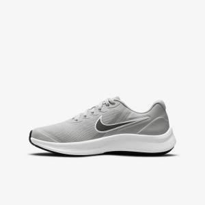 Nike Star Runner 3 Older Road Otroci Tekaški Čevlji Svetloba Siva / Črna | NK728WSB